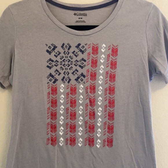 Woman’s Columbia tee shirt - Picture 2 of 4